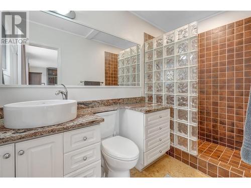 510 Naramata Road, Penticton, BC - Indoor Photo Showing Bathroom