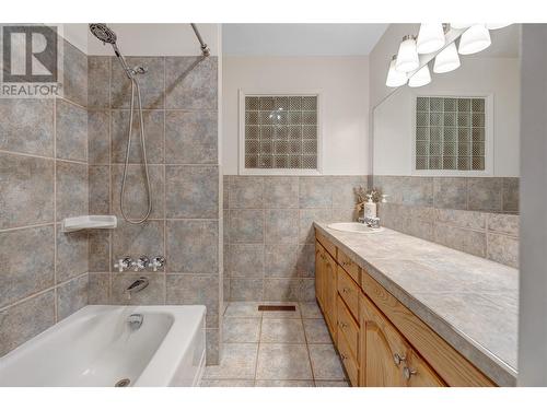 510 Naramata Road, Penticton, BC - Indoor Photo Showing Bathroom