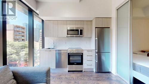 403 - 28 Wellesley Street E, Toronto, ON - Indoor Photo Showing Kitchen