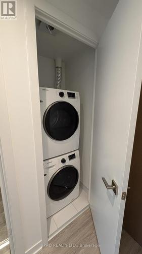 1506 - 195 Mccaul Street, Toronto, ON - Indoor Photo Showing Laundry Room