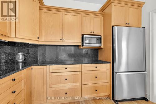 17 - 578 Mcgarrell Place, London, ON - Indoor Photo Showing Kitchen