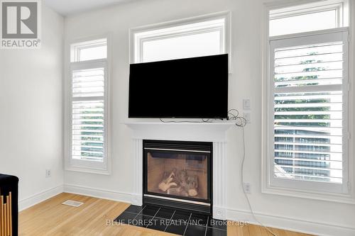 17 - 578 Mcgarrell Place, London, ON - Indoor Photo Showing Living Room With Fireplace