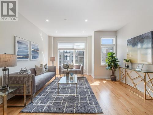 1369 Gull Crossing, Pickering, ON - Indoor Photo Showing Living Room