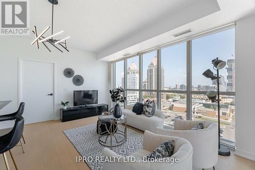 1107 - 4011 Brickstone Mews, Mississauga, ON - Indoor Photo Showing Living Room