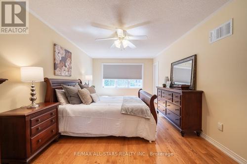 150 Park Drive, Whitchurch-Stouffville, ON - Indoor Photo Showing Bedroom