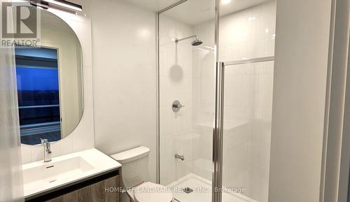 1209 - 7950 Bathurst Street, Vaughan, ON - Indoor Photo Showing Bathroom