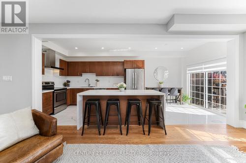 158 Gentile Circle, Vaughan, ON - Indoor Photo Showing Kitchen