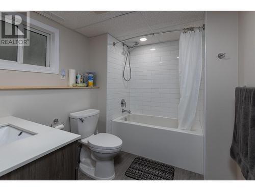 3674 Hawthorne Avenue, Terrace, BC - Indoor Photo Showing Bathroom