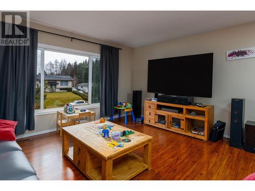 3674 Hawthorne Avenue, Terrace, BC - Indoor Photo Showing Living Room