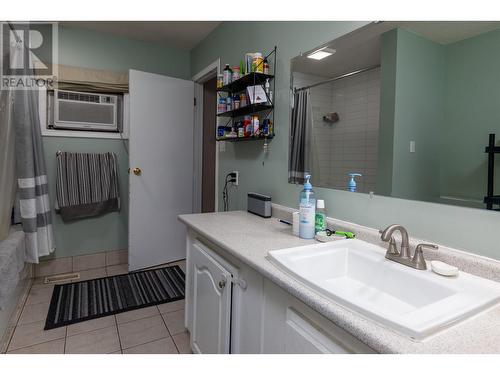 3674 Hawthorne Avenue, Terrace, BC - Indoor Photo Showing Bathroom