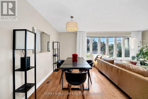 Upper - 4230 Bloor Street W, Toronto, ON - Indoor Photo Showing Living Room