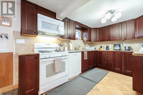 3659 Holden Crescent, Mississauga, ON - Indoor Photo Showing Kitchen