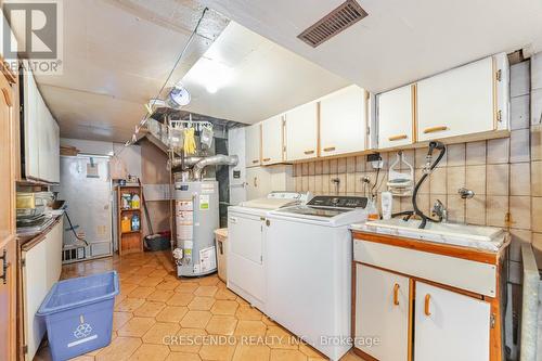 3659 Holden Crescent, Mississauga, ON - Indoor Photo Showing Laundry Room