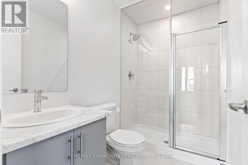 2 - 3560 Colonial Drive, Mississauga, ON - Indoor Photo Showing Bathroom