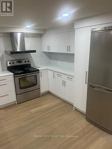 Lower - 217 Geoffrey Street, Toronto, ON - Indoor Photo Showing Kitchen