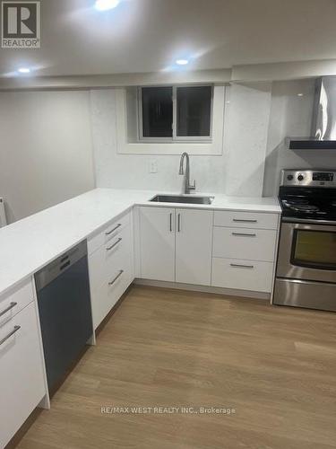 Lower - 217 Geoffrey Street, Toronto, ON - Indoor Photo Showing Kitchen