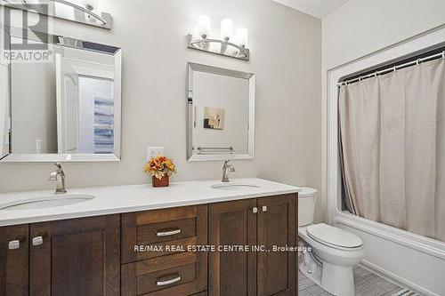 9738 Dundas Street E, Erin, ON - Indoor Photo Showing Bathroom