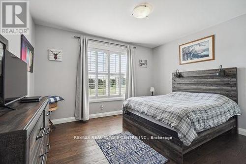 9738 Dundas Street E, Erin, ON - Indoor Photo Showing Bedroom