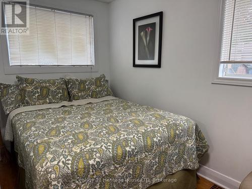 34 Durham Drive, St. Catharines (436 - Port Weller), ON - Indoor Photo Showing Bedroom