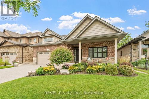 8943 Black Forest Crescent, Niagara Falls, ON - Outdoor With Facade