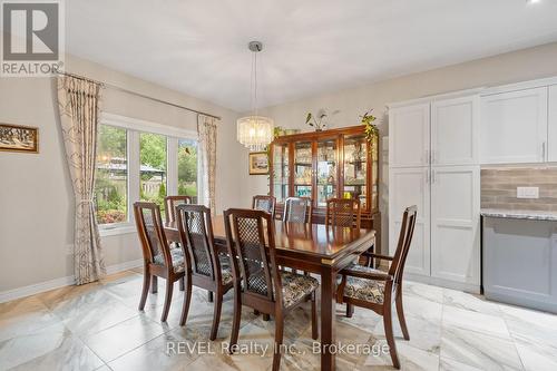 8943 Black Forest Crescent, Niagara Falls, ON - Indoor Photo Showing Dining Room