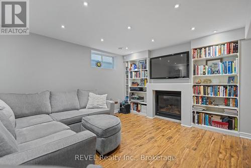 8943 Black Forest Crescent, Niagara Falls, ON - Indoor Photo Showing Living Room With Fireplace