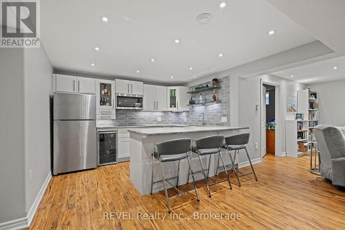 8943 Black Forest Crescent, Niagara Falls, ON - Indoor Photo Showing Kitchen With Stainless Steel Kitchen With Upgraded Kitchen