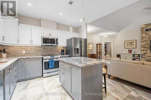 8943 Black Forest Crescent, Niagara Falls, ON - Indoor Photo Showing Kitchen With Stainless Steel Kitchen With Upgraded Kitchen