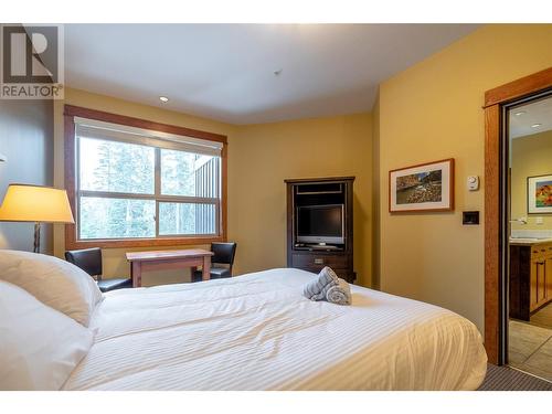 4559 Timberline Crescent Unit# 632A, Fernie, BC - Indoor Photo Showing Bedroom