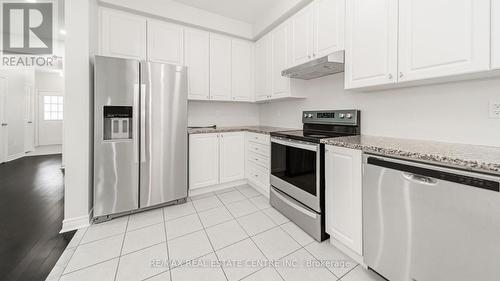 510 Downes Jackson Heights, Milton, ON - Indoor Photo Showing Kitchen