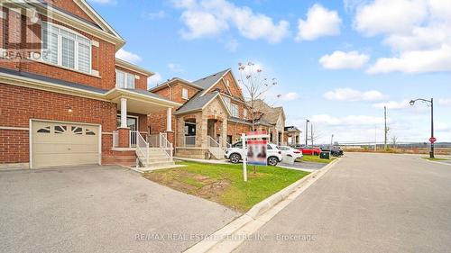 510 Downes Jackson Heights, Milton, ON - Outdoor With Facade