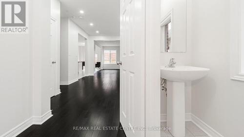 510 Downes Jackson Heights, Milton, ON - Indoor Photo Showing Bathroom