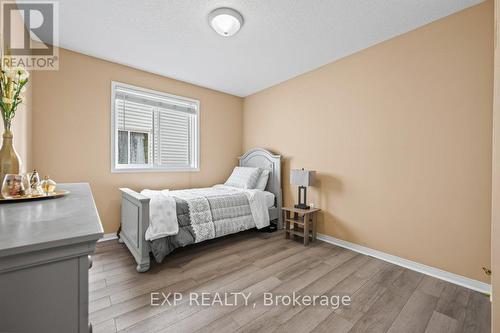 43 Peer Drive, Guelph, ON - Indoor Photo Showing Bedroom