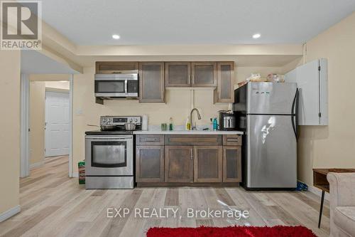 43 Peer Drive, Guelph, ON - Indoor Photo Showing Kitchen