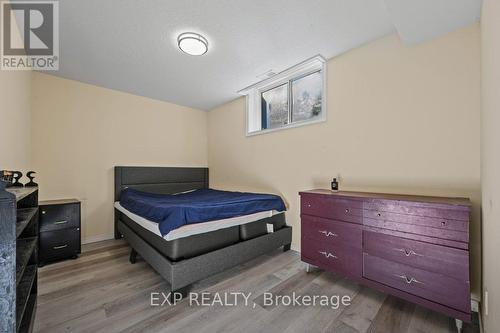 43 Peer Drive, Guelph, ON - Indoor Photo Showing Bedroom