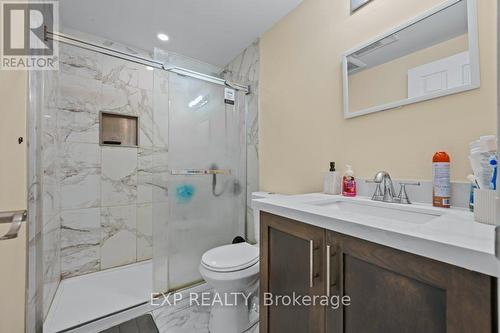 43 Peer Drive, Guelph, ON - Indoor Photo Showing Bathroom