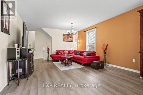 43 Peer Drive, Guelph, ON - Indoor Photo Showing Living Room