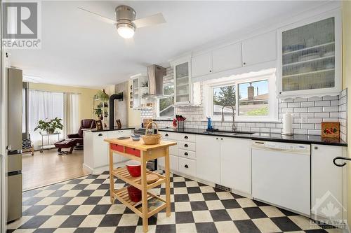 9 Robinson Street, Perth, ON - Indoor Photo Showing Kitchen