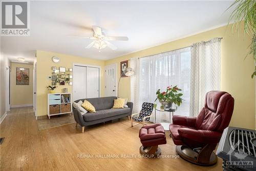 9 Robinson Street, Lanark, ON - Indoor Photo Showing Living Room