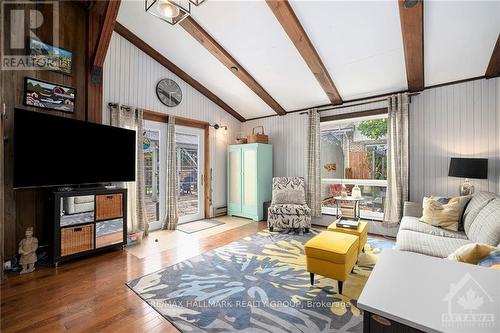 9 Robinson Street, Lanark, ON - Indoor Photo Showing Living Room