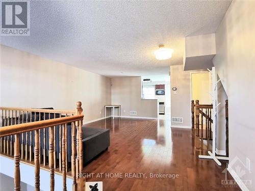 120 Gatestone, Ottawa, ON - Indoor Photo Showing Other Room