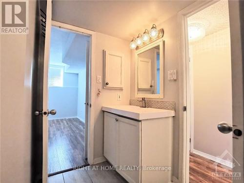 120 Gatestone, Ottawa, ON - Indoor Photo Showing Bathroom