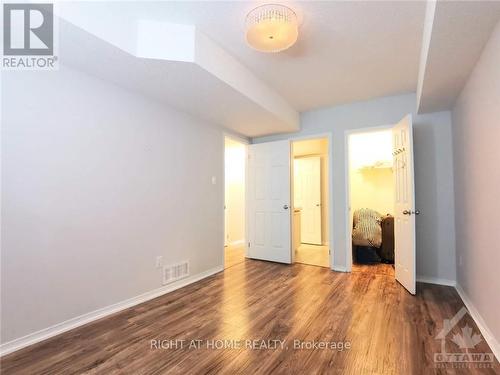 120 Gatestone, Ottawa, ON - Indoor Photo Showing Other Room