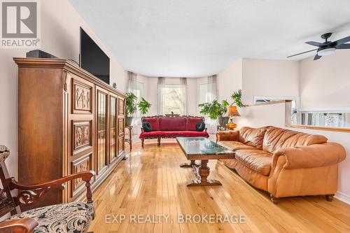 1220 Cyprus Road, Kingston (Kingston East (Incl Barret Crt)), ON - Indoor Photo Showing Living Room