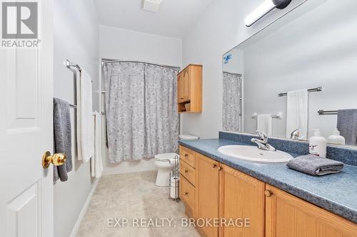 1220 Cyprus Road, Kingston (Kingston East (Incl Barret Crt)), ON - Indoor Photo Showing Bathroom