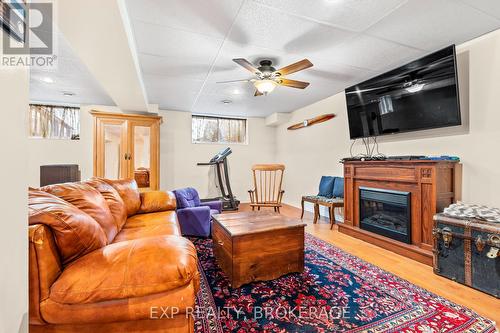 1220 Cyprus Road, Kingston (Kingston East (Incl Barret Crt)), ON - Indoor With Fireplace