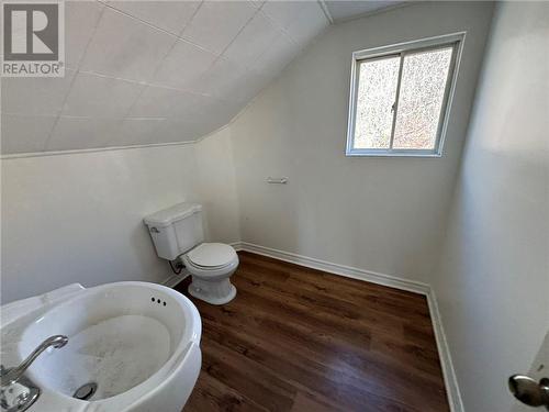 174 Kathleen Street, Greater Sudbury, ON - Indoor Photo Showing Bathroom