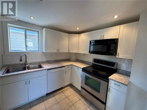 174 Kathleen Street, Greater Sudbury, ON - Indoor Photo Showing Kitchen With Double Sink