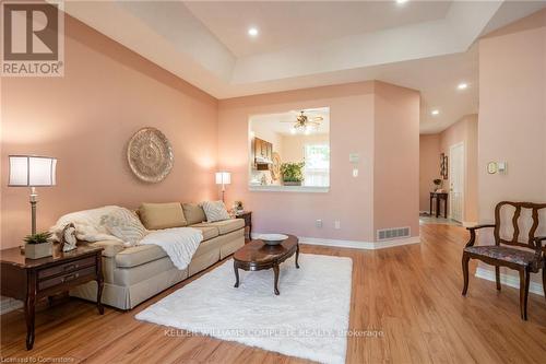 44 Greentrail Drive, Hamilton, ON - Indoor Photo Showing Living Room