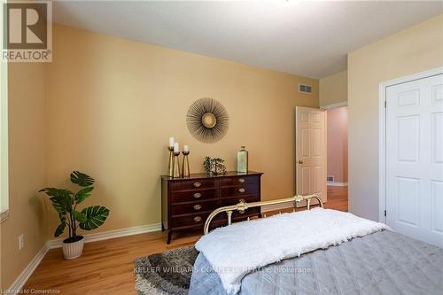 44 Greentrail Drive, Hamilton, ON - Indoor Photo Showing Bedroom